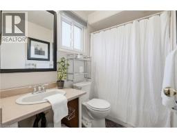 56 ANGELA Crescent - 27
