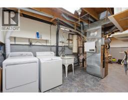 56 ANGELA Crescent - 33