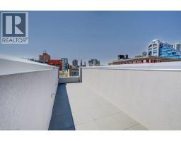 26 KING Street E - 13