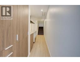 26 KING Street E - 17