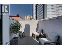 26 KING Street E - 21