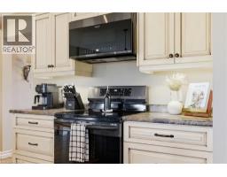 890 PERKIN Crescent - 11