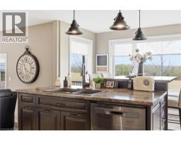 890 PERKIN Crescent - 12