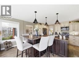 890 PERKIN Crescent - 13
