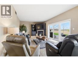 890 PERKIN Crescent - 16