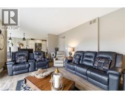 890 PERKIN Crescent - 22