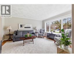 890 PERKIN Crescent - 23