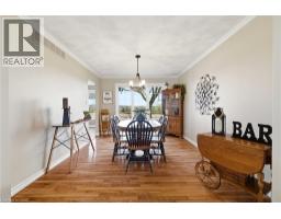 890 PERKIN Crescent - 26