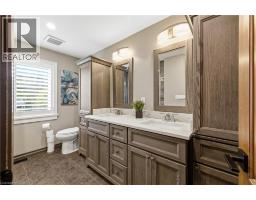 890 PERKIN Crescent - 34