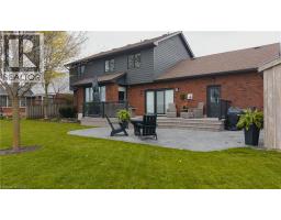 890 PERKIN Crescent - 46