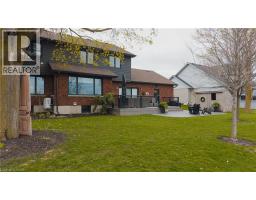 890 PERKIN Crescent - 47