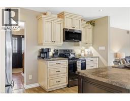 890 PERKIN Crescent - 8