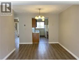 10 MONTCLAIR Crescent - 7