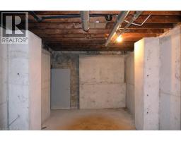 404 QUEENSWAY Street W - 25