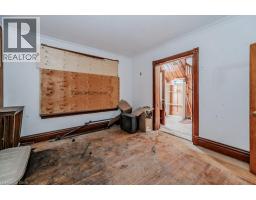 9 JOHN Street E - 11
