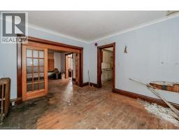9 JOHN Street E - 13