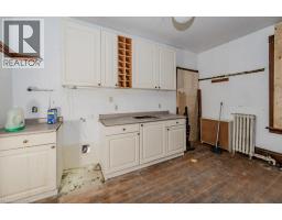 9 JOHN Street E - 14
