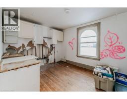 9 JOHN Street E - 27