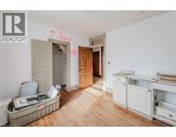 9 JOHN Street E - 28