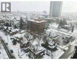 9 JOHN Street E - 38