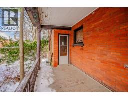 9 JOHN Street E - 4