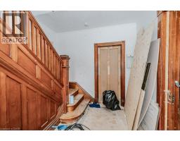 9 JOHN Street E - 9