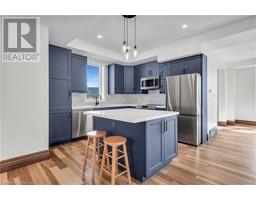 2076 MAIN Street N - 11