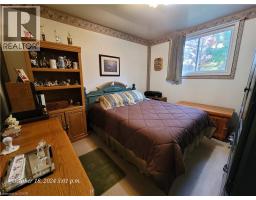 111 RIVERBANK Drive N - 32