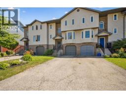 641 GRANGE Crescent - 2