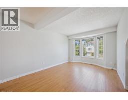641 GRANGE Crescent - 7