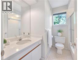 19 HUNTINGWOOD Court - 32