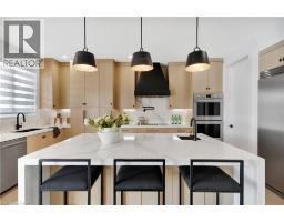 1060 WALTON Avenue - 11