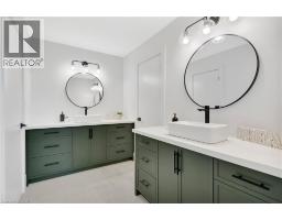1060 WALTON Avenue - 31