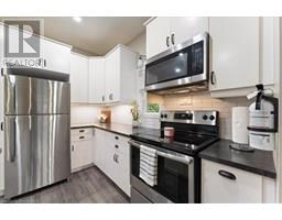 24 ROSE Avenue - 14