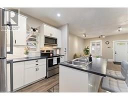 24 ROSE Avenue - 17
