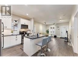 24 ROSE Avenue - 18