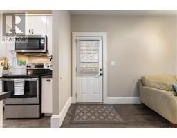 24 ROSE Avenue - 24