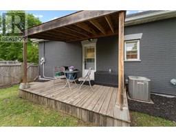 24 ROSE Avenue - 26