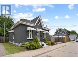 24 ROSE Avenue - 3