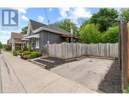 24 ROSE Avenue - 31