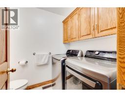 483 MAIN Street W - 18