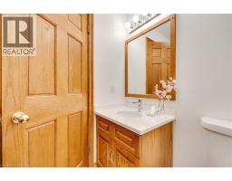 483 MAIN Street W - 19