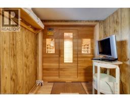 483 MAIN Street W - 32