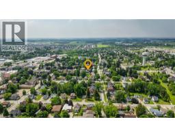 483 MAIN Street W - 44