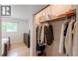 8 ROBROY Court - 20