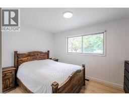 8 ROBROY Court - 21