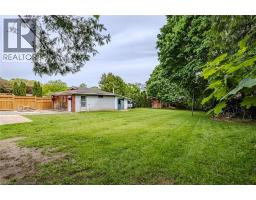 8 ROBROY Court - 35