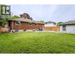 8 ROBROY Court - 36