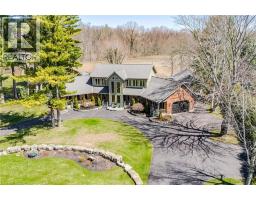 587 HILLCREST Road - 2