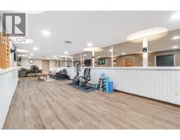 587 HILLCREST Road - 32